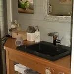 Entre Monts Et Collines Et En Option Bed & Breakfast Mont-de-l'Enclus