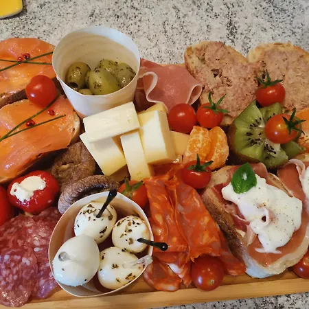 Nocleg ze śniadaniem Entre Monts Et Collines Et En Option 4*