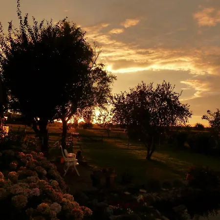 Nocleg ze śniadaniem Entre Monts Et Collines Et En Option